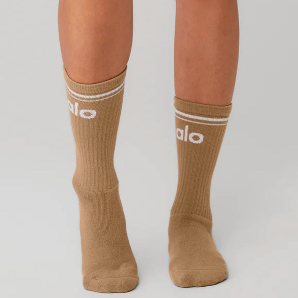 New, ALO Unisex Throwback Sock. Crème. Size S-M